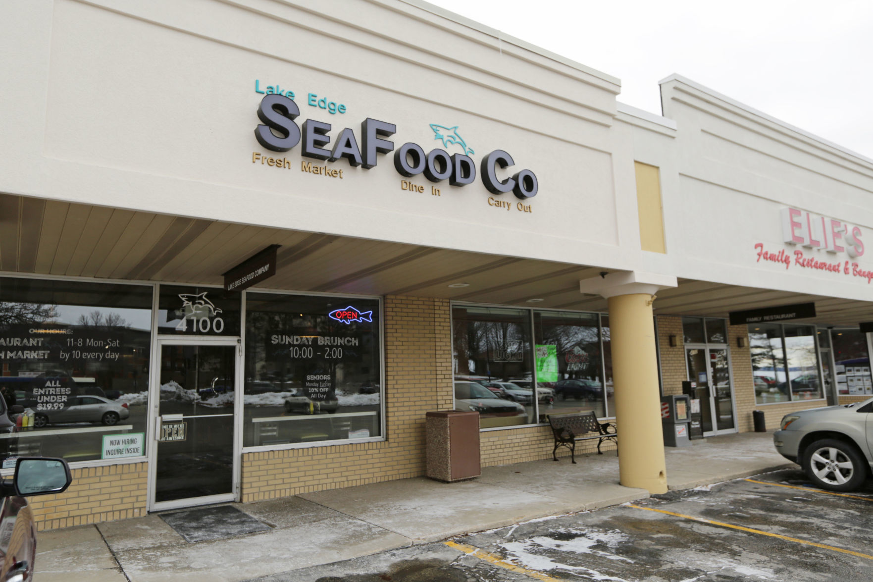 Lake Edge Seafood exterior